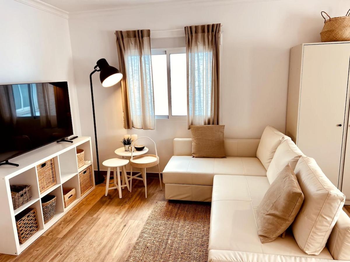 Superb Centre Town Apartment, 2 Bedrm, 2 Bathrm Apartment